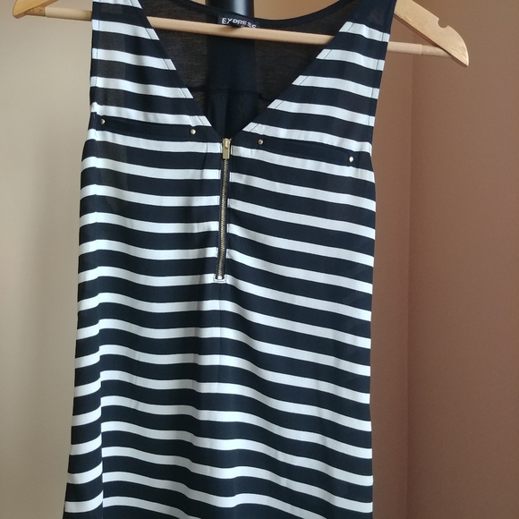 Express Top - Picture 2 of 2